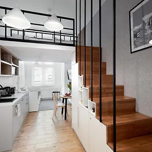Dluga 18 Premium Z Antresola Apartament